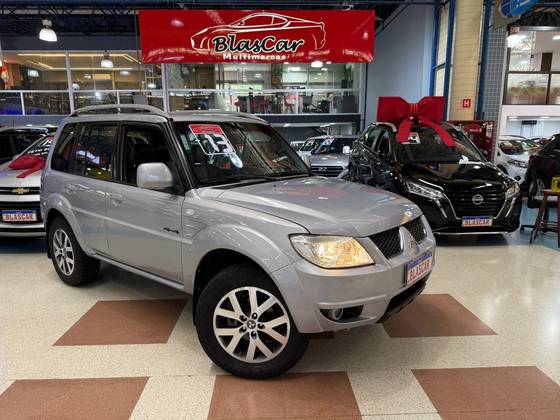 MITSUBISHI PAJERO TR4 2.0 4X4 16V 140CV FLEX 4P AUTOMÁTICO MITSUBISHI PAJERO TR4 2.0 4X4 16V 140CV FLEX 4P AUTOMÁTICO